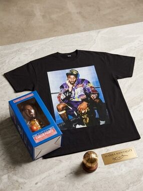2001 Kobe Bryant NBA Finals Tee & KOBE BOBBLEHEAD!!! NEW